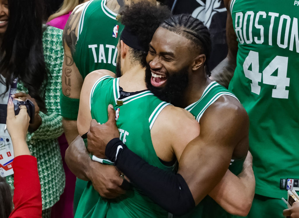 斯图加特今夜绝杀压哨；志在欧篮联名次提升；话题不断；阵容厚度经受考验 